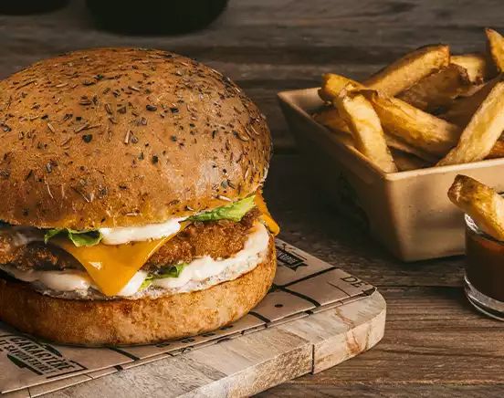 Burger Poulet, au filet de poulet pané & saveurs universelles