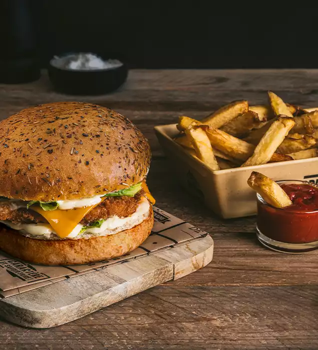 Burger Poulet, au filet de poulet pané & saveurs universelles