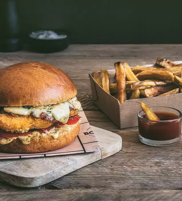 Burger Terroir, au filet de poulet pané & saveurs de nos régions